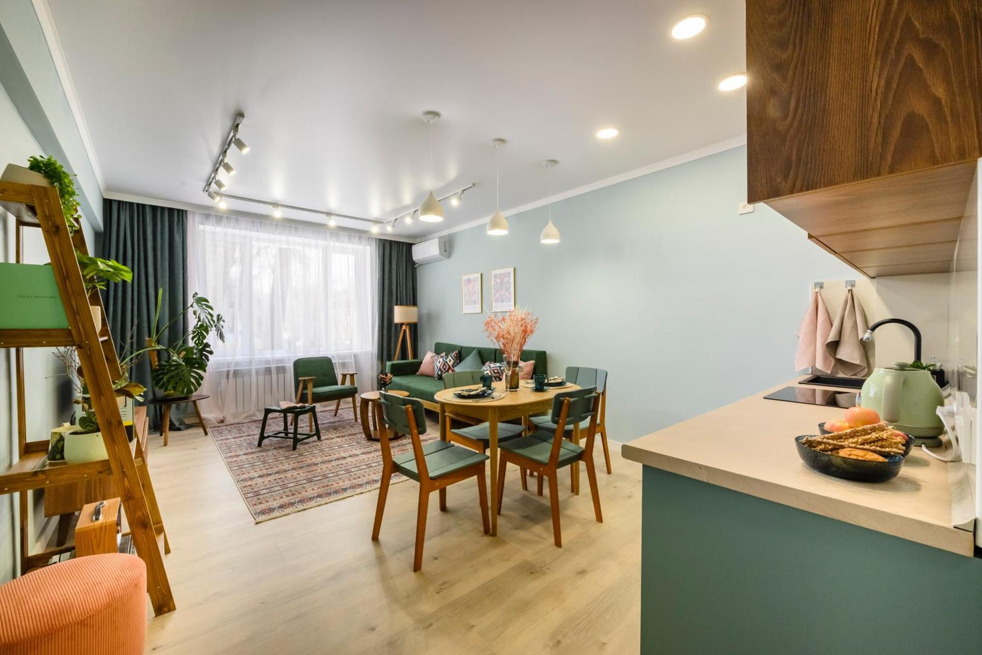 Mid-Century Charm Apartments В Центре Алматы Exterior foto